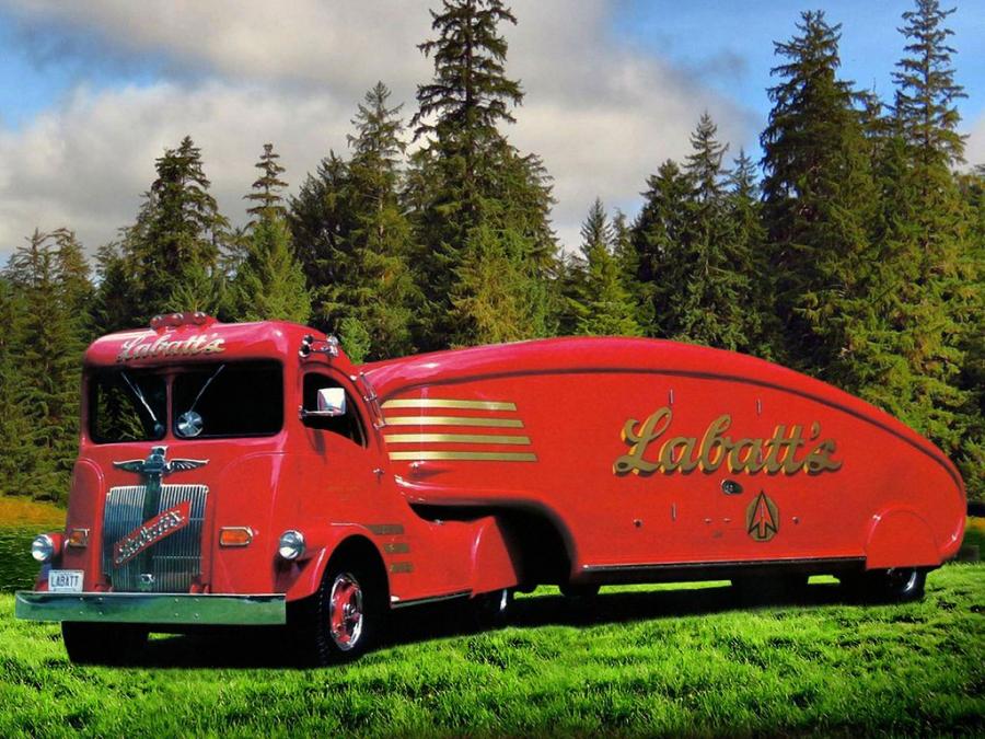 White WA122 Labatt's Streamliner '1947